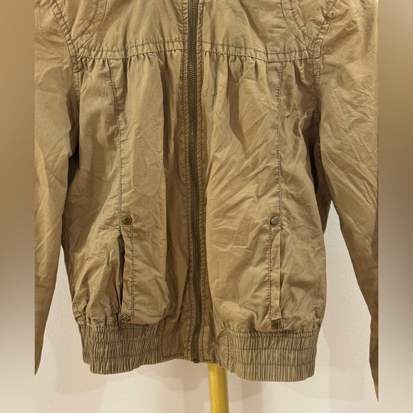 FOREVER 21 • Tan Bomber Jacket - Picture 4 of 16
